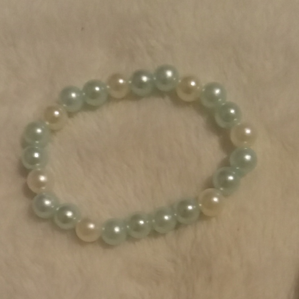 Elegant Pearl Bracelet